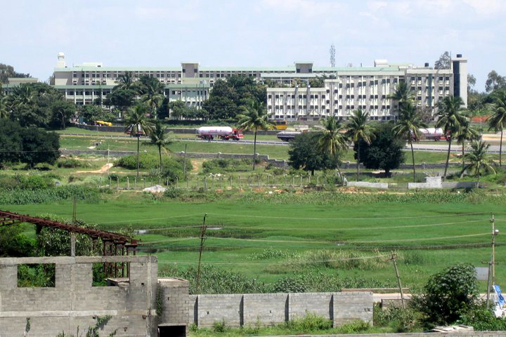 https://cache.careers360.mobi/media/colleges/social-media/media-gallery/5438/2019/1/18/Campus View of T John College Bangalore_Campus-View.jpg
